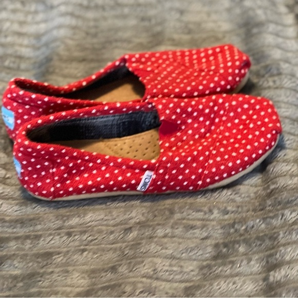 TOMS Loafer Shoes Red White Polka Dot Slip on Loafer Flats Size 5.5 - Picture 3 of 6